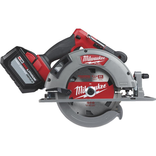 Milwaukee M18 FUEL 18 Volt Lithium-Ion Brushless 7-1/4 In. Cordless Circular Saw Kit